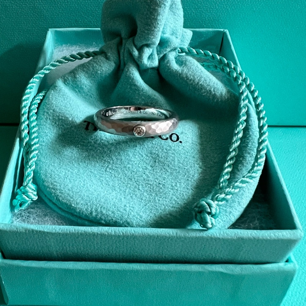 🌸🌸 Authentic Tiffany & Co. Picasso Hammered Ring with Diamond